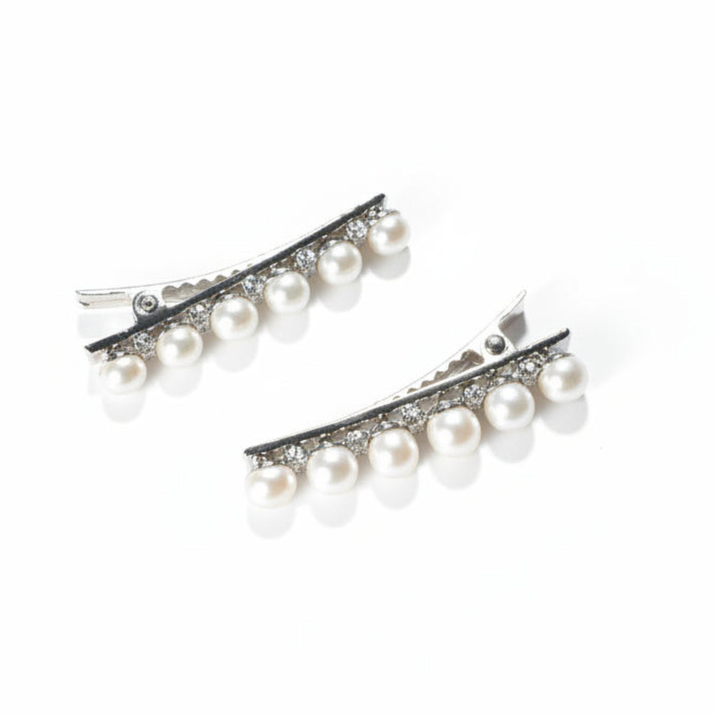 “Chic Pearl Hair Clip with Six Perfectly Matched Pearls”