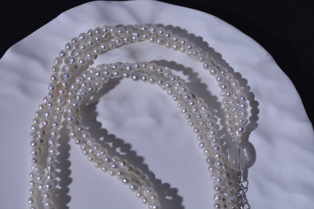 “Layered Baroque Pearl Necklace – Natural Texture & Timeless Elegance”）
