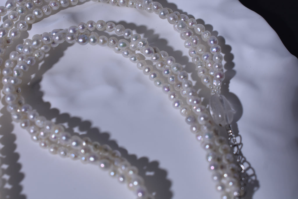 “Layered Baroque Pearl Necklace – Natural Texture & Timeless Elegance”）
