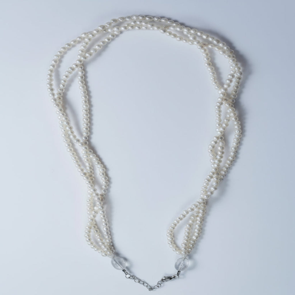 “Layered Baroque Pearl Necklace – Natural Texture & Timeless Elegance”）