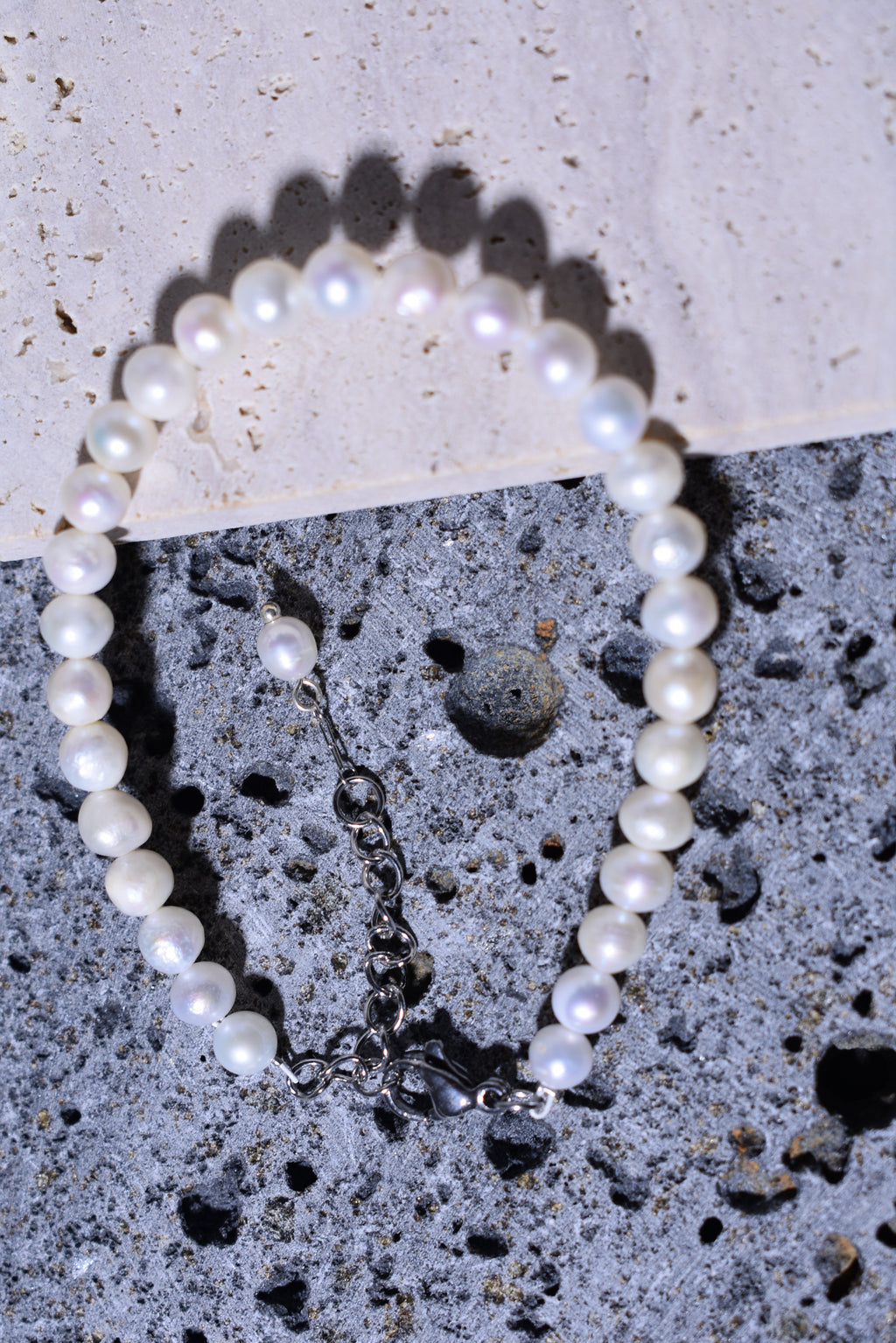 Gourd Charm Pearl Bracelet – Symbol of Good Fortune & Prosperity